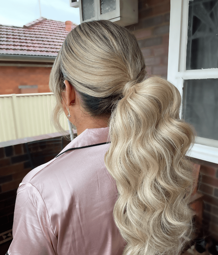 Messy Curled Ponytail 