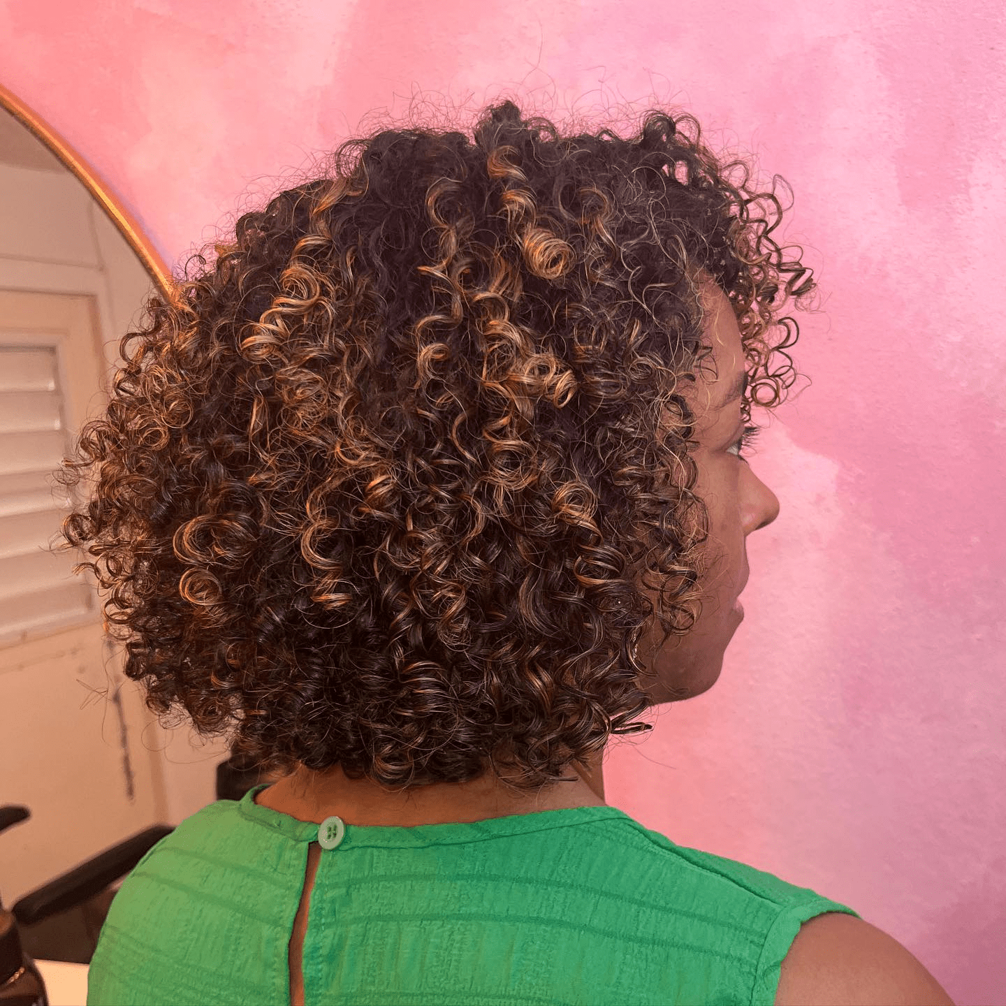Lively Curls and Shades