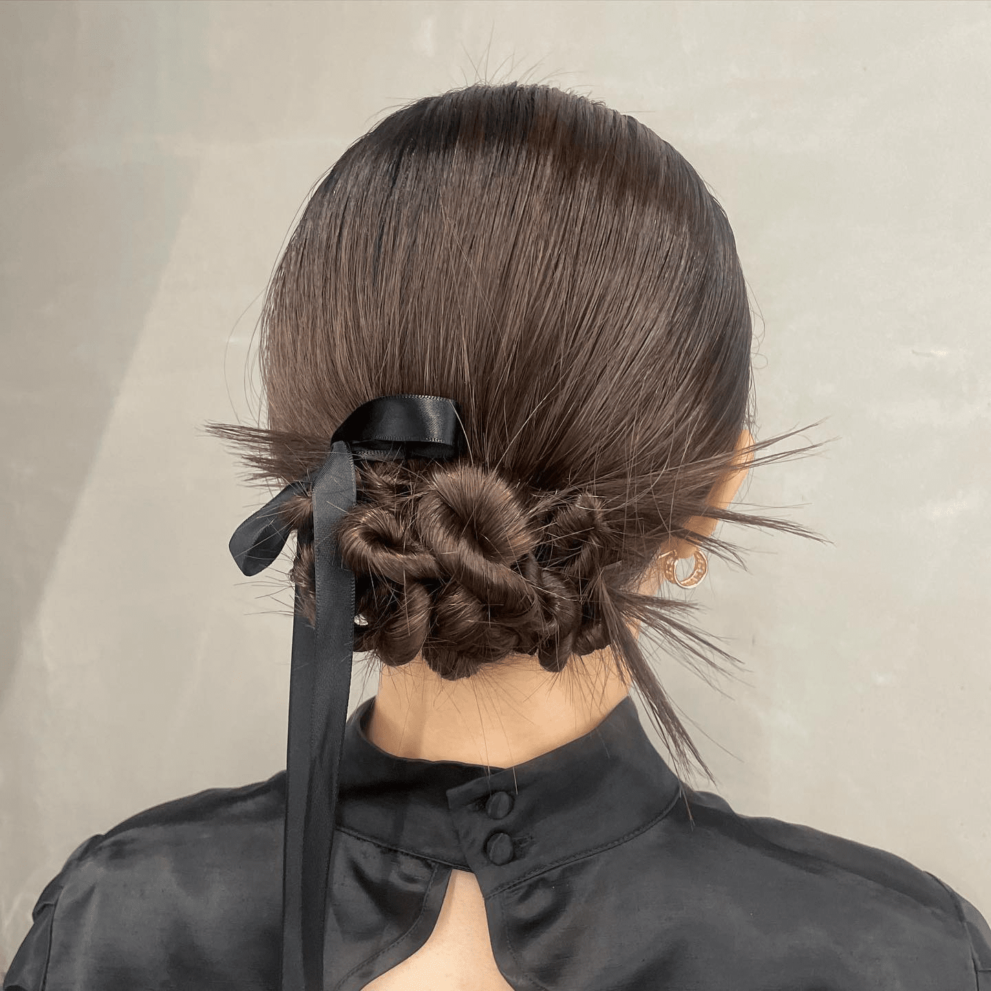 Twist, Knot, and Elegance