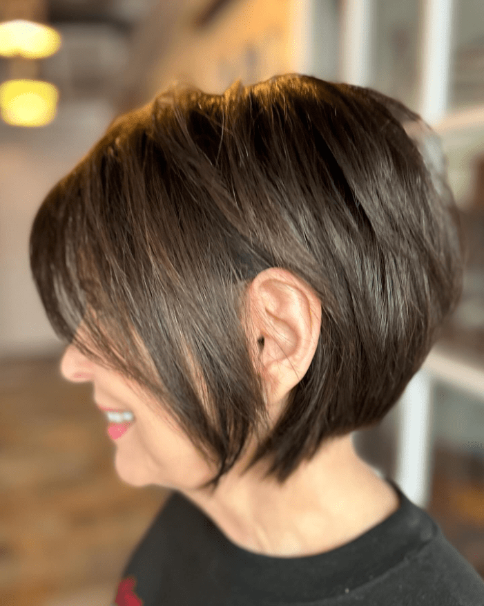 Edgy Asymmetrical Bob Elegance