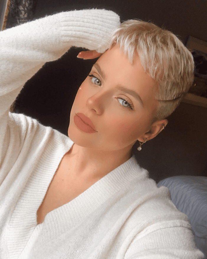 Edgy Blonde Pixie Contrast