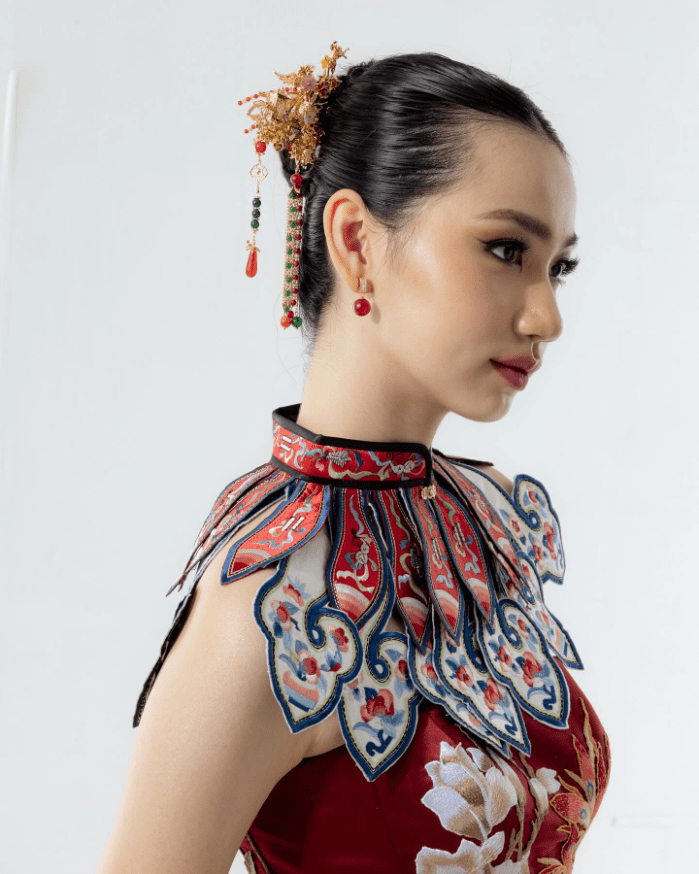 Elegance in Traditional Tresses