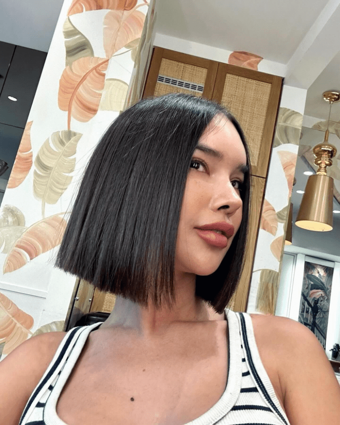 Sleek Asymmetrical Bob Elegance