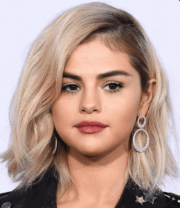 30 Versatile Medium Length Haircuts For Round Faces