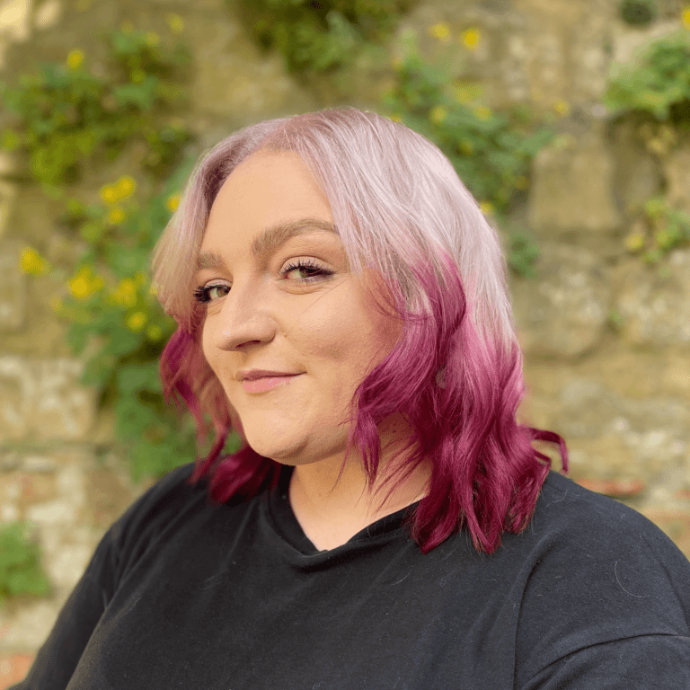 21 Eye-Catching Burgundy Highlights - Inspiring Hairstyles