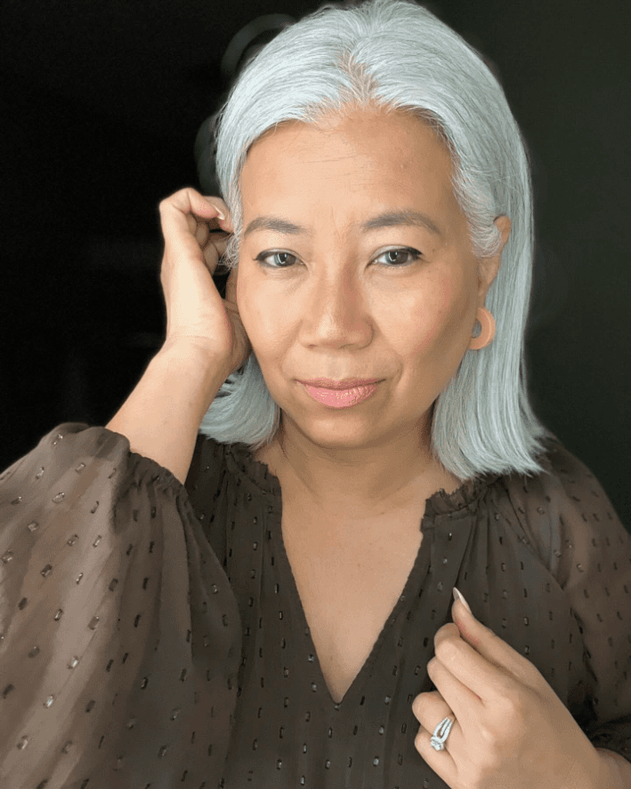 Effortless Silver Hair Elegance