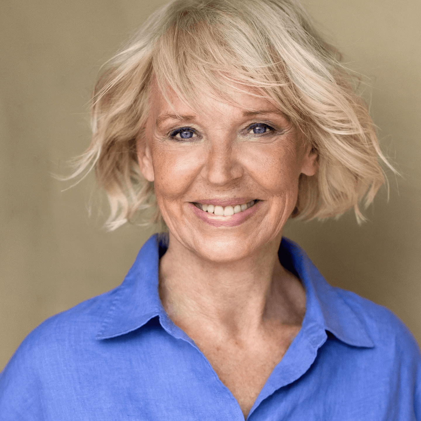 Tousled Waves Layered Bob