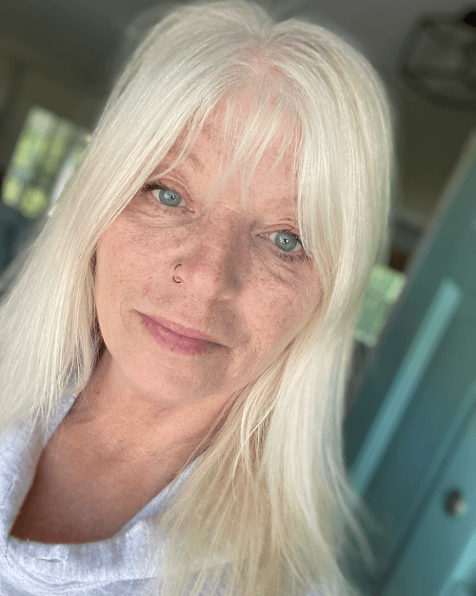 Effortless Blonde Summer Vibes