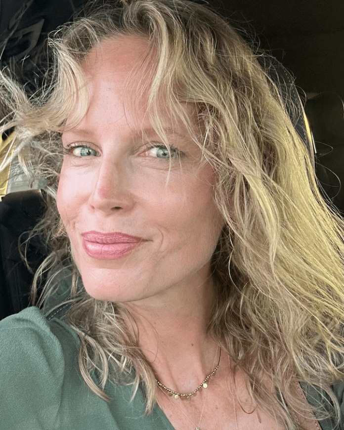 Effortless Tousled Waves
