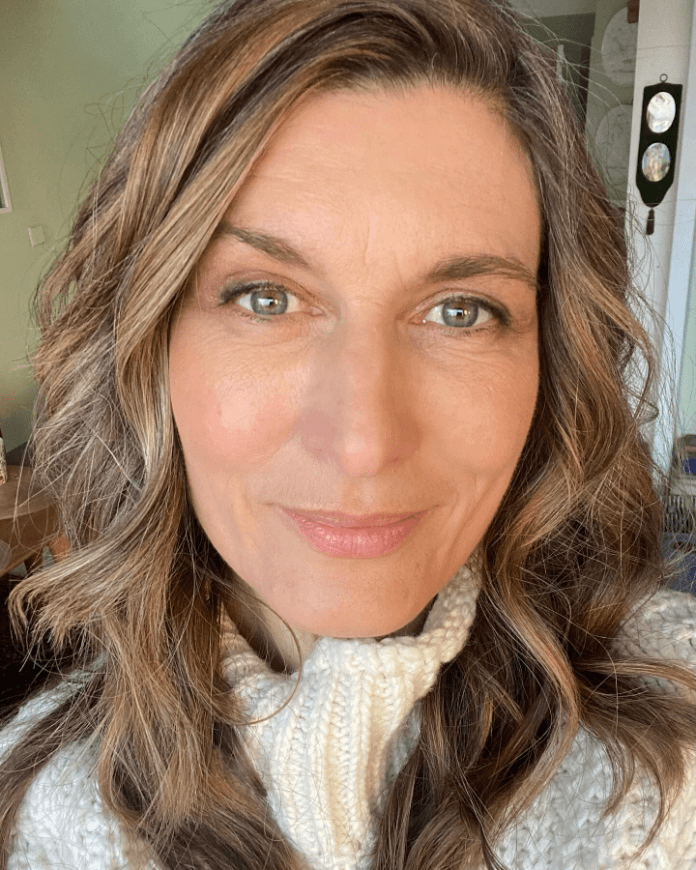 Effortless Waves Natural Glow