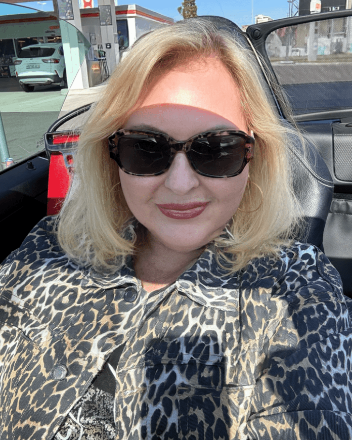 Timeless Blonde Bob Style